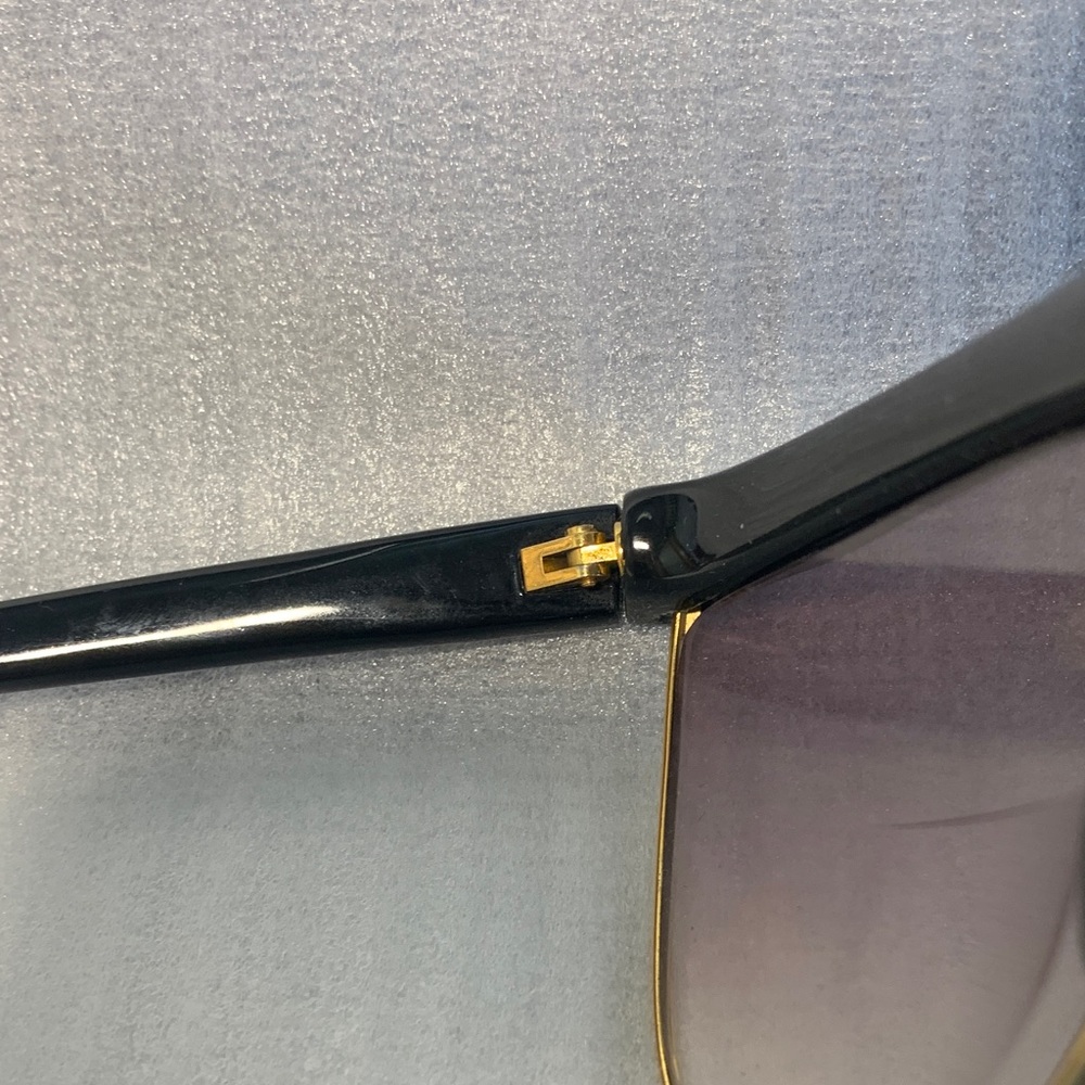 Vintage Laura Biagiotti P30 sunglasses - Picture 4 of 7